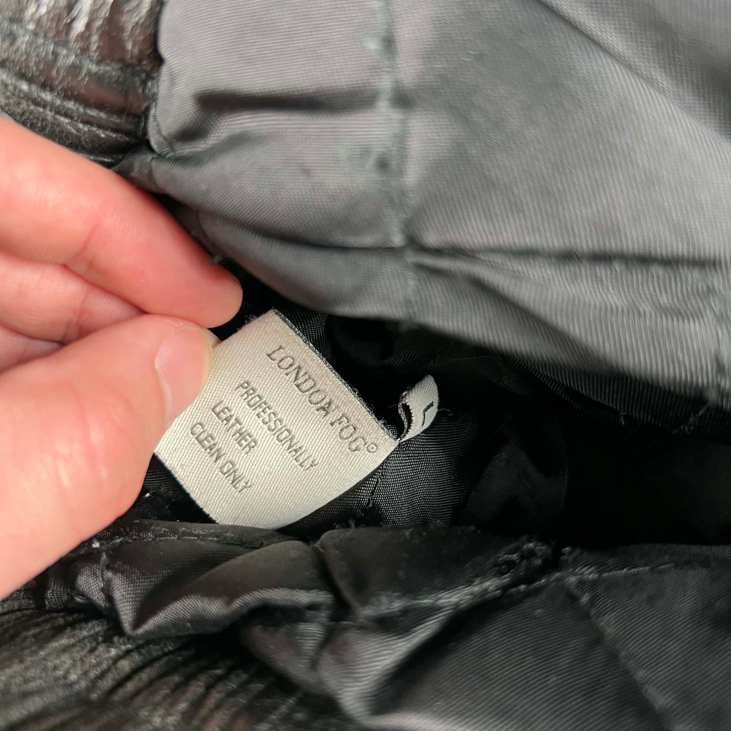 00s London FOG Black Leather Bomber Jacket- L