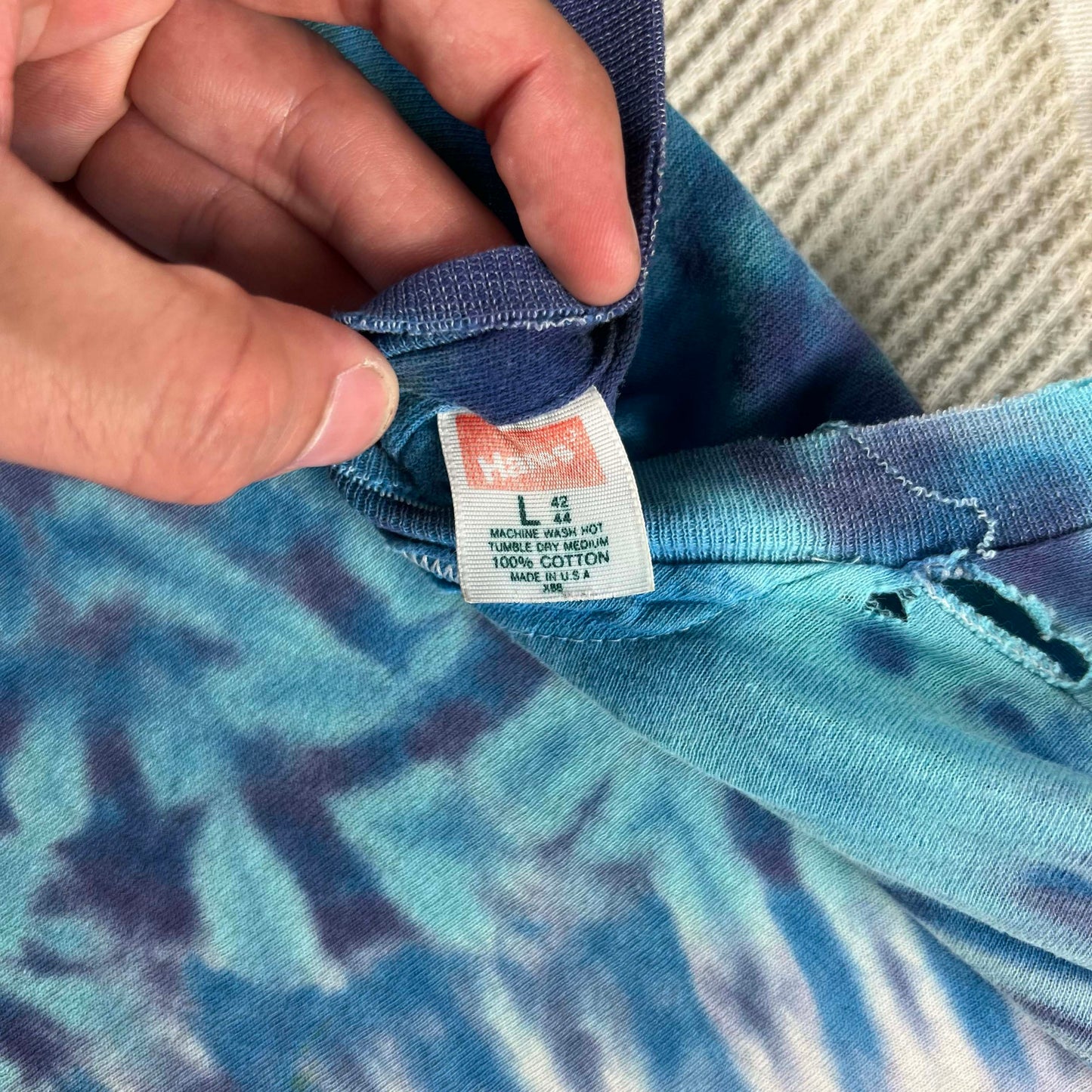 80s Beat Up Tie Dye Tee & 70s Waffle Knit Thermal- M
