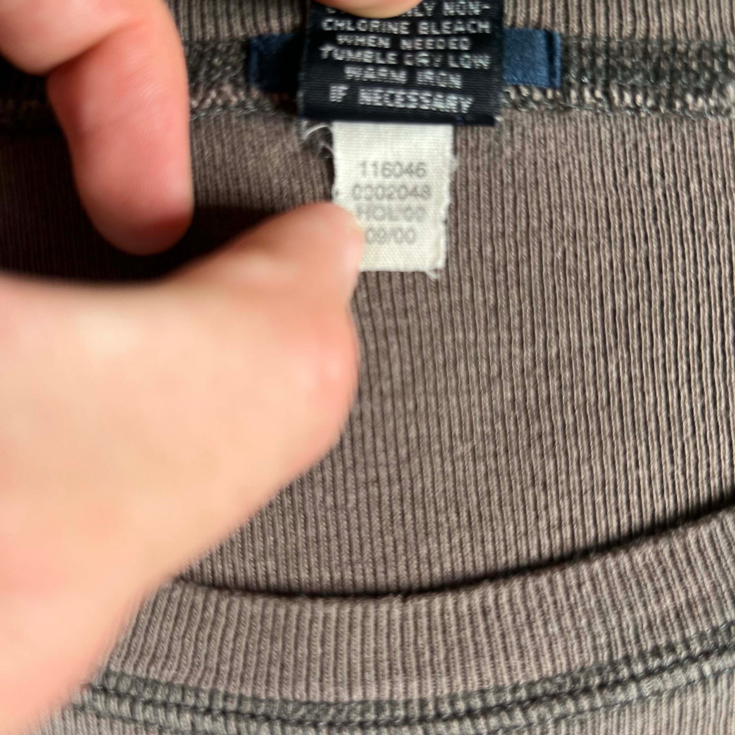 2000 Gap Faded Dark Grey Cotton Thermal Tee- M