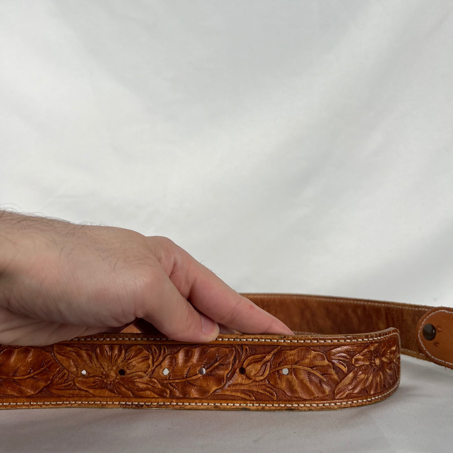 80s Floral Embellished Leather Belt w Kansas Buckle- 36"-40"