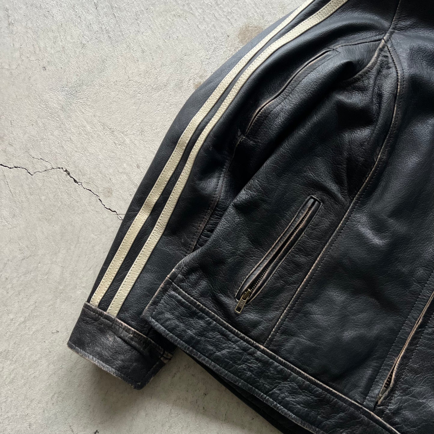 00s Black Leather Striped Sleeve Cafe Racer Biker Jacket- L