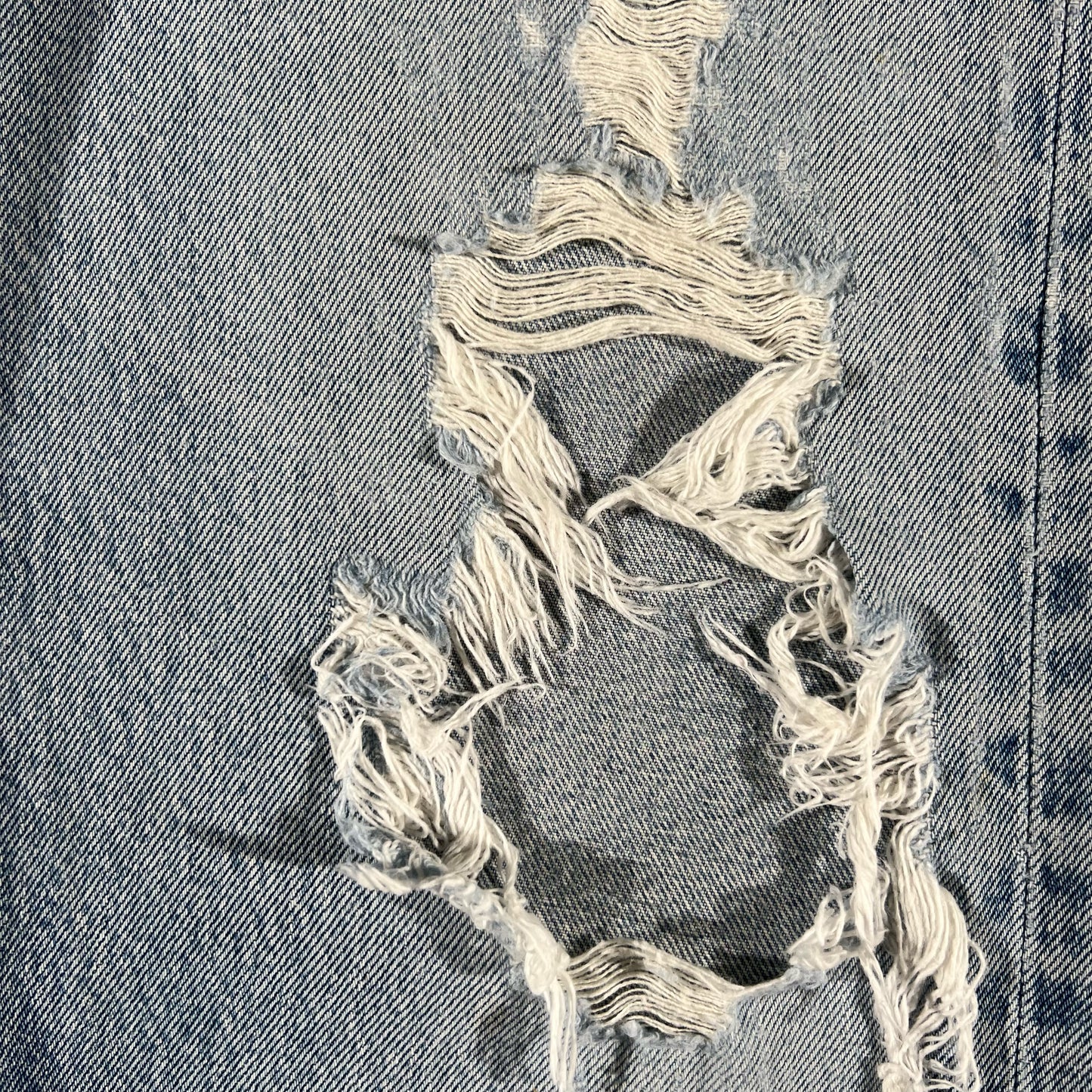 90s Distressed Levi's 501s- 34x31.5