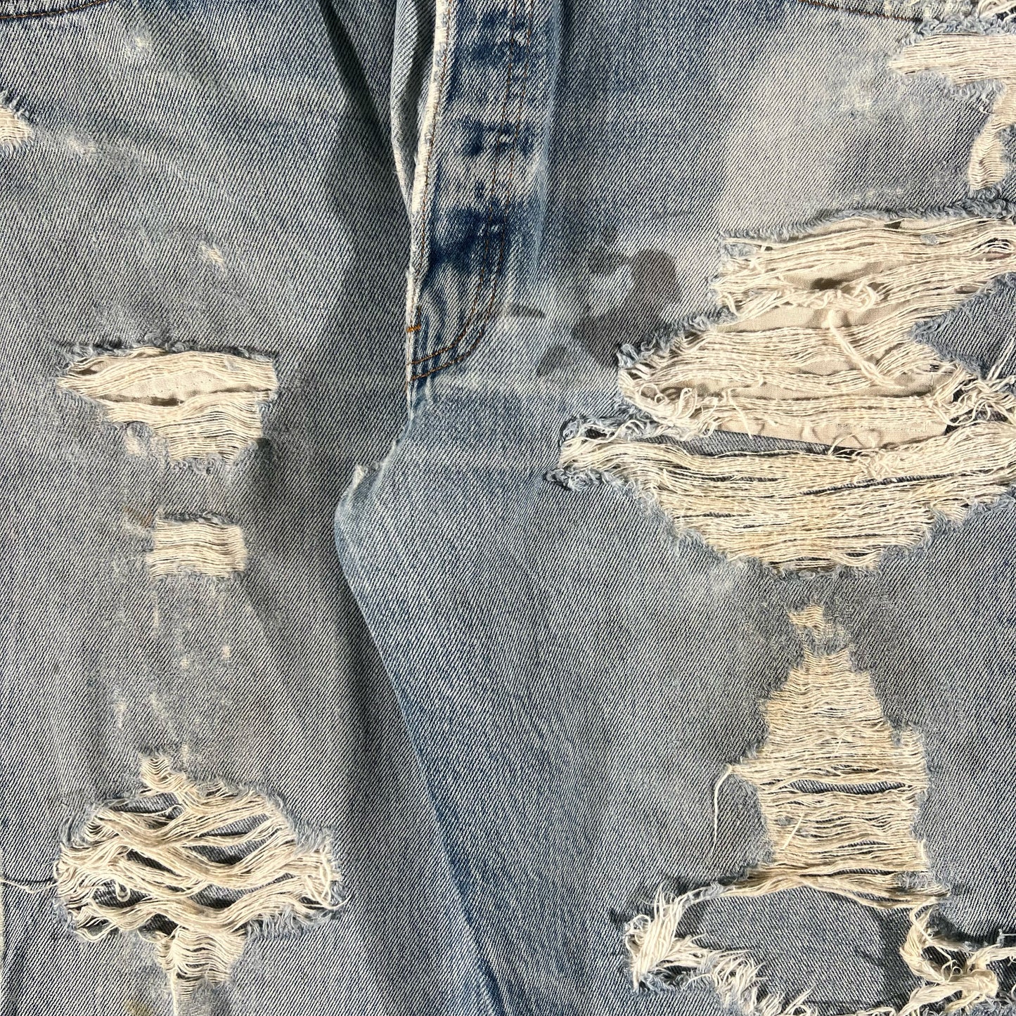 90s Thrashed Levi's 501s- 34x29