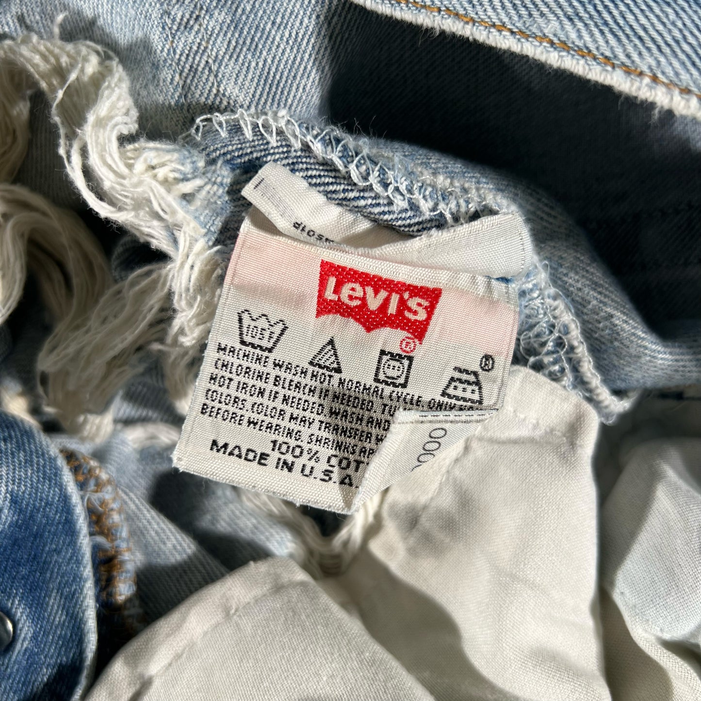 90s Thrashed Levi's 501s- 34x29