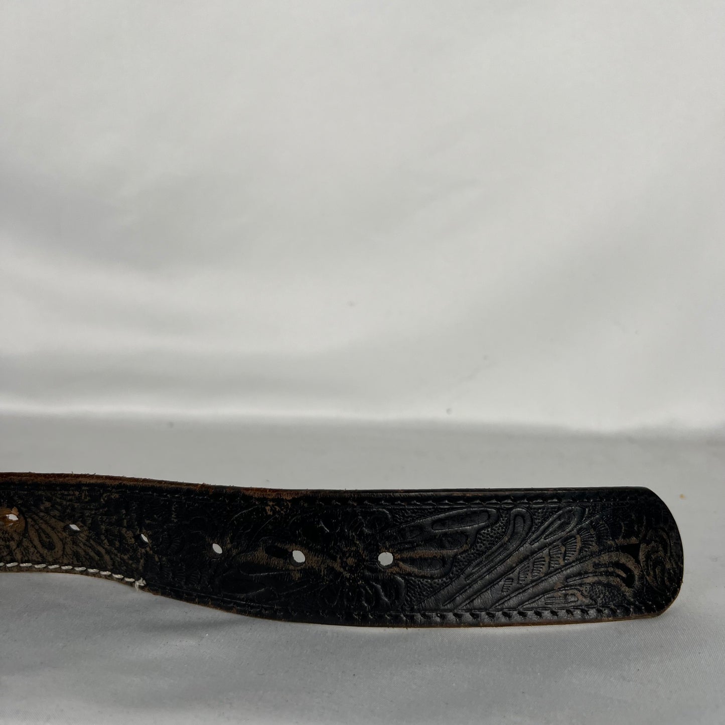 80s Embellished Black Leather Belt w Kansas Buckle- 32"-36"
