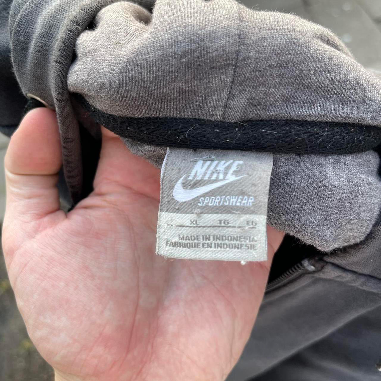 00s Sun Faded Black Nike z/u Hoodie- XL