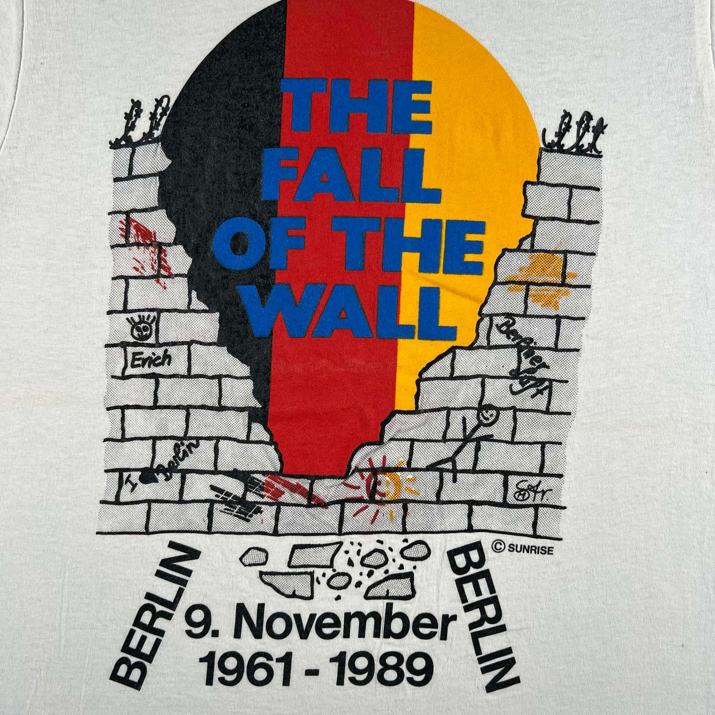 1989 Fall of the Berlin Wall Tee- M