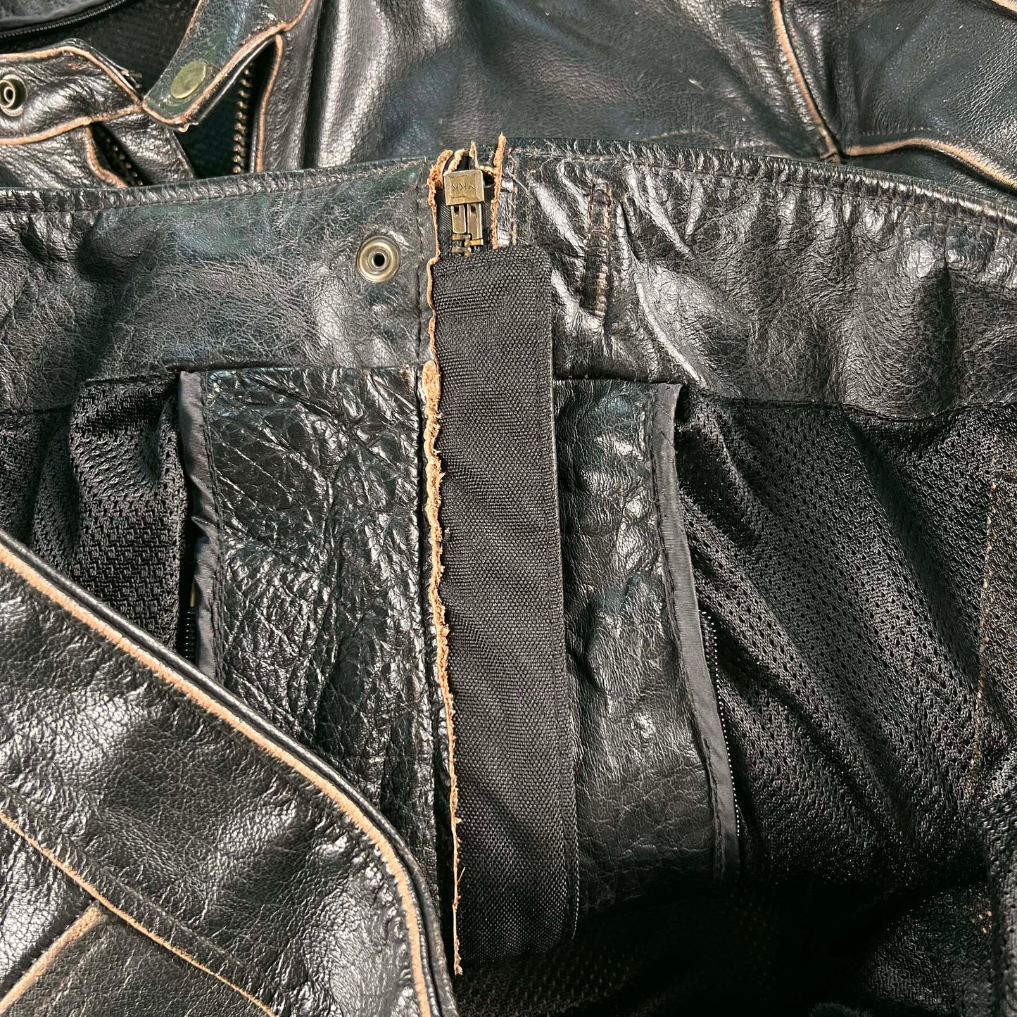 00s Patina Black Leather Biker Jacket- L