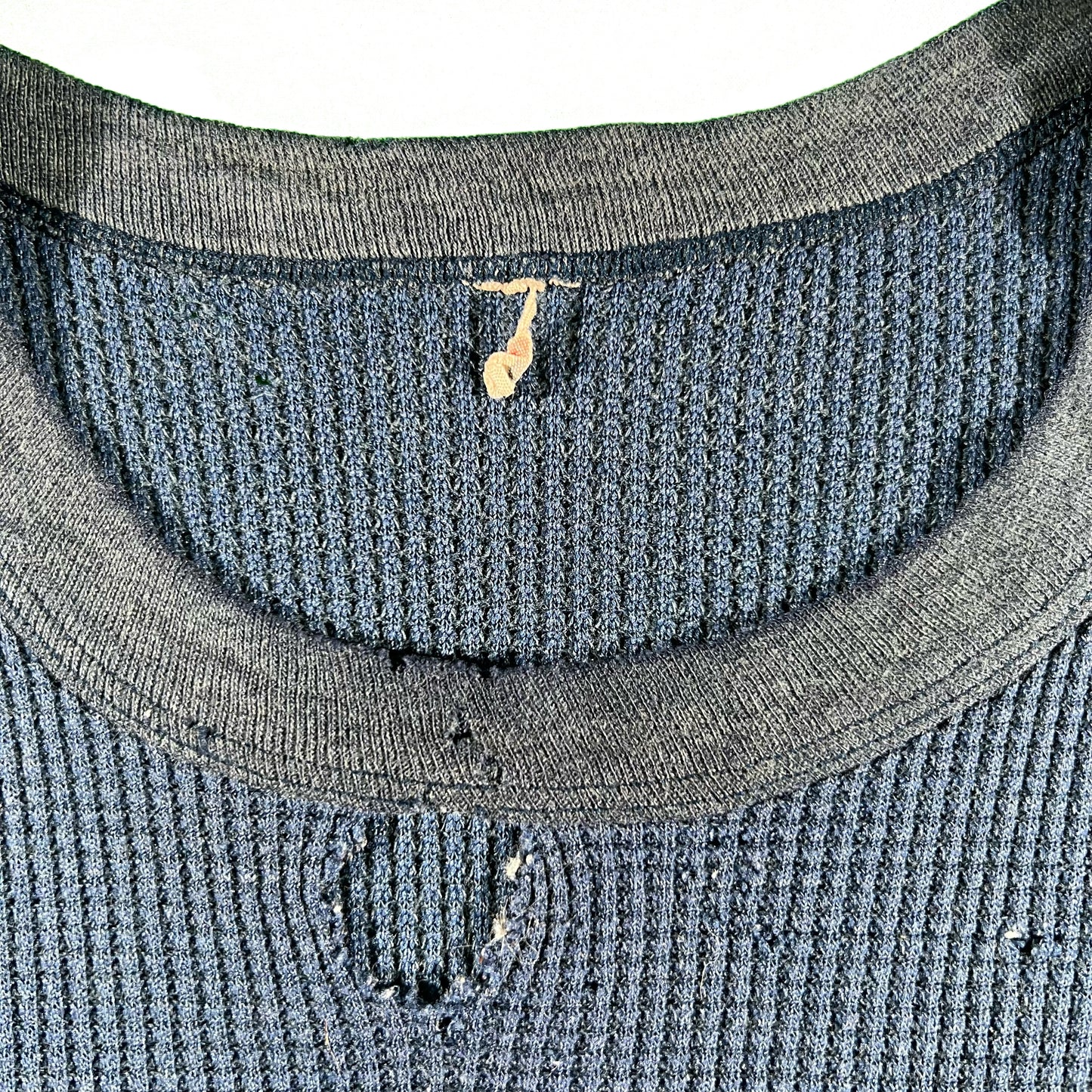 70s Sun Faded & Thrashed Waffle Knit Thermal- M
