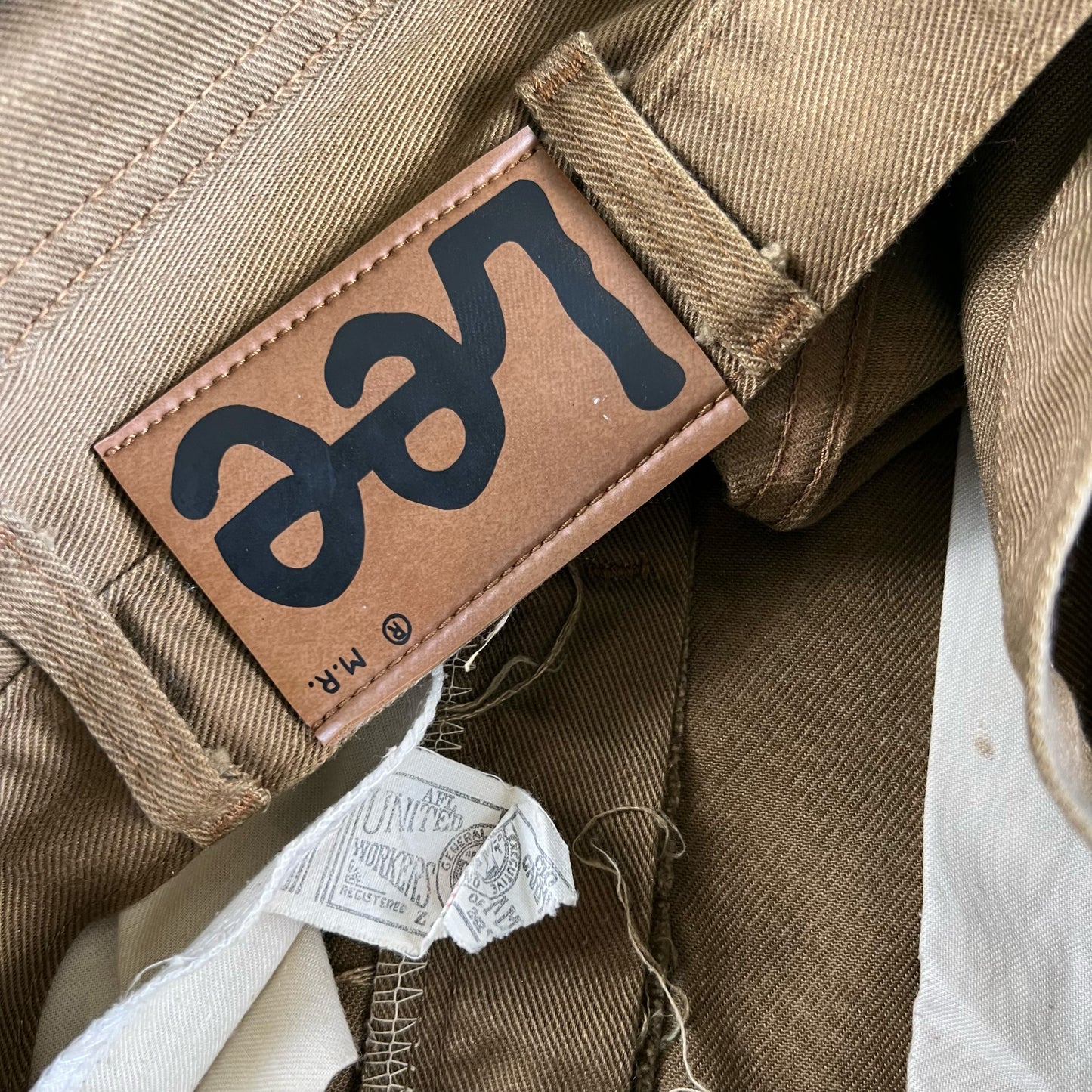 70s Cut Off Dark Tan Lee Shorts- 33x9