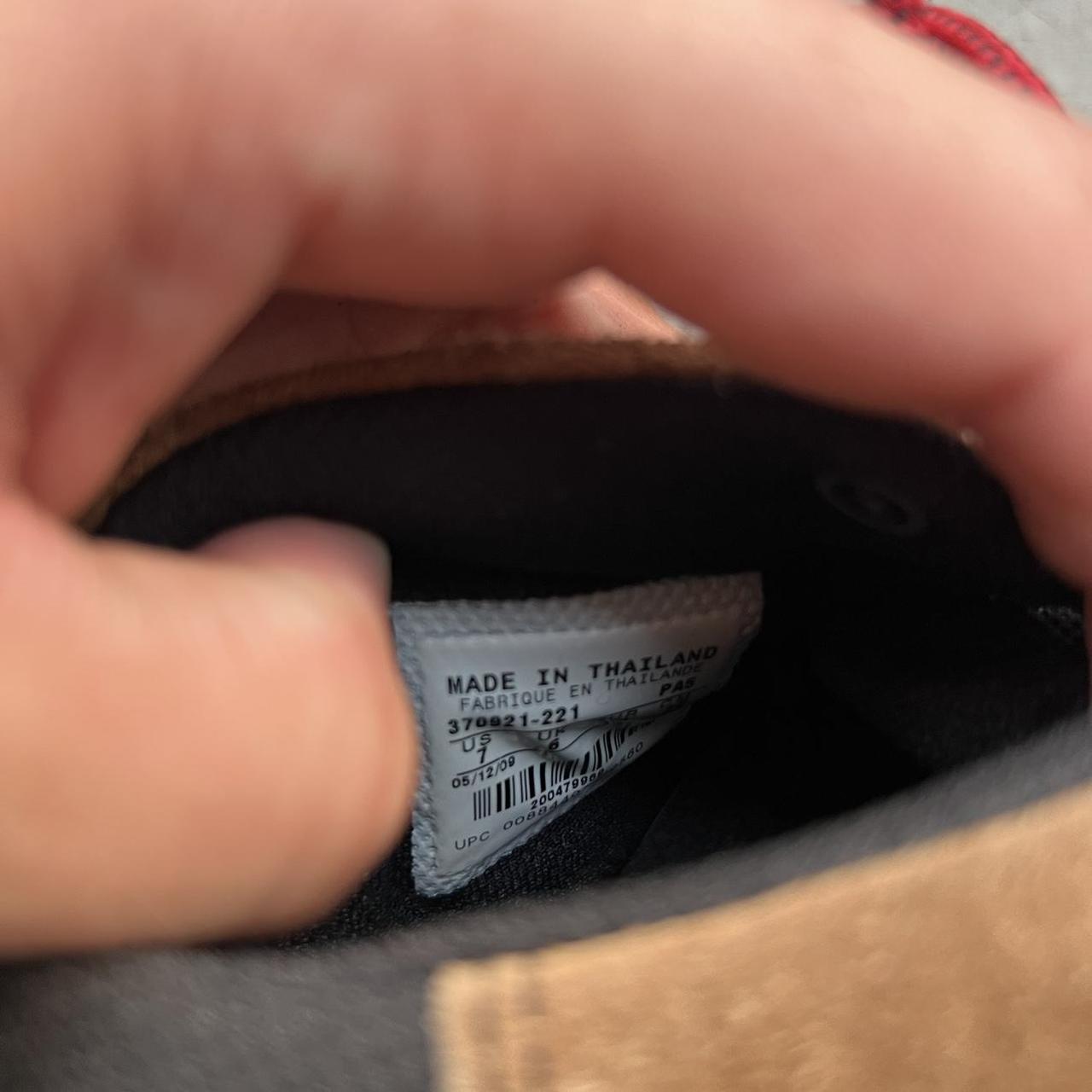 00s Nike Red Lace Hiking Boots- M's 7, W's 8.5