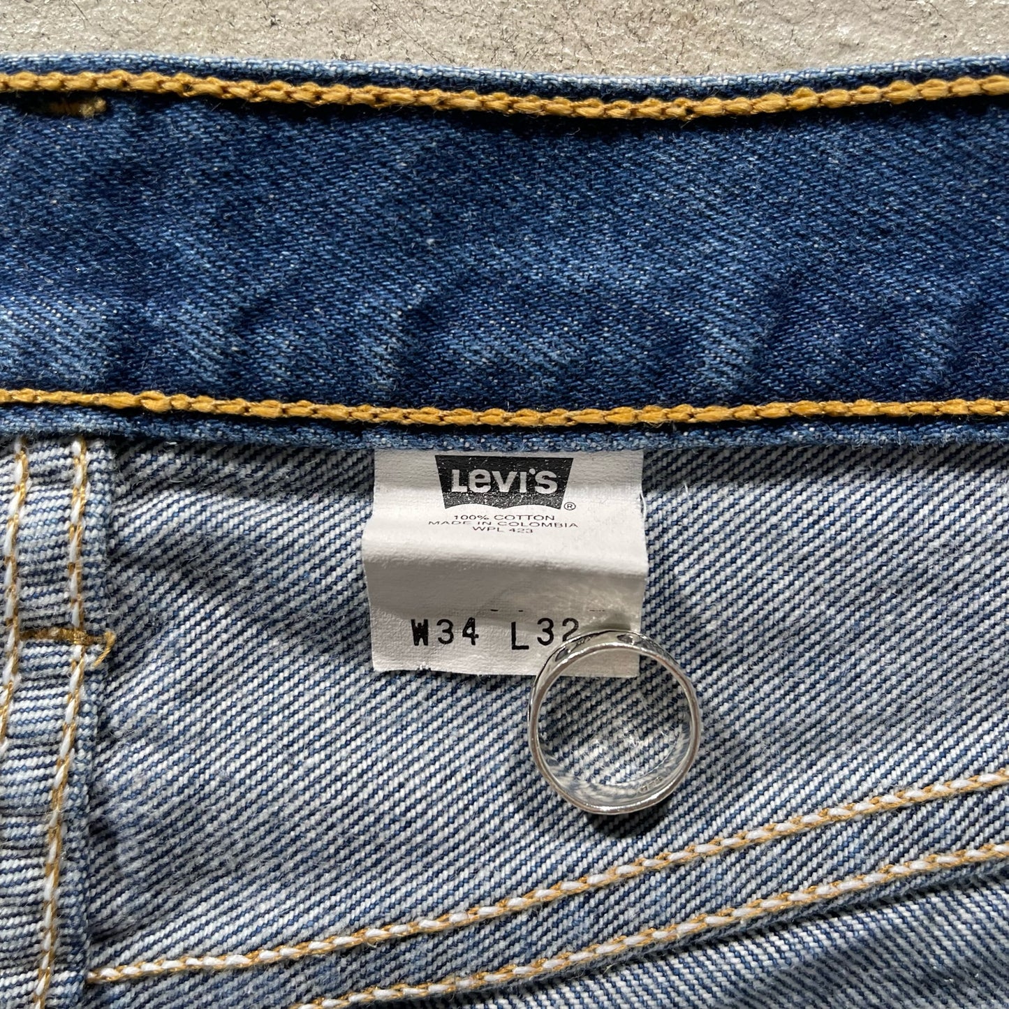 00s Levi's 501s- 33