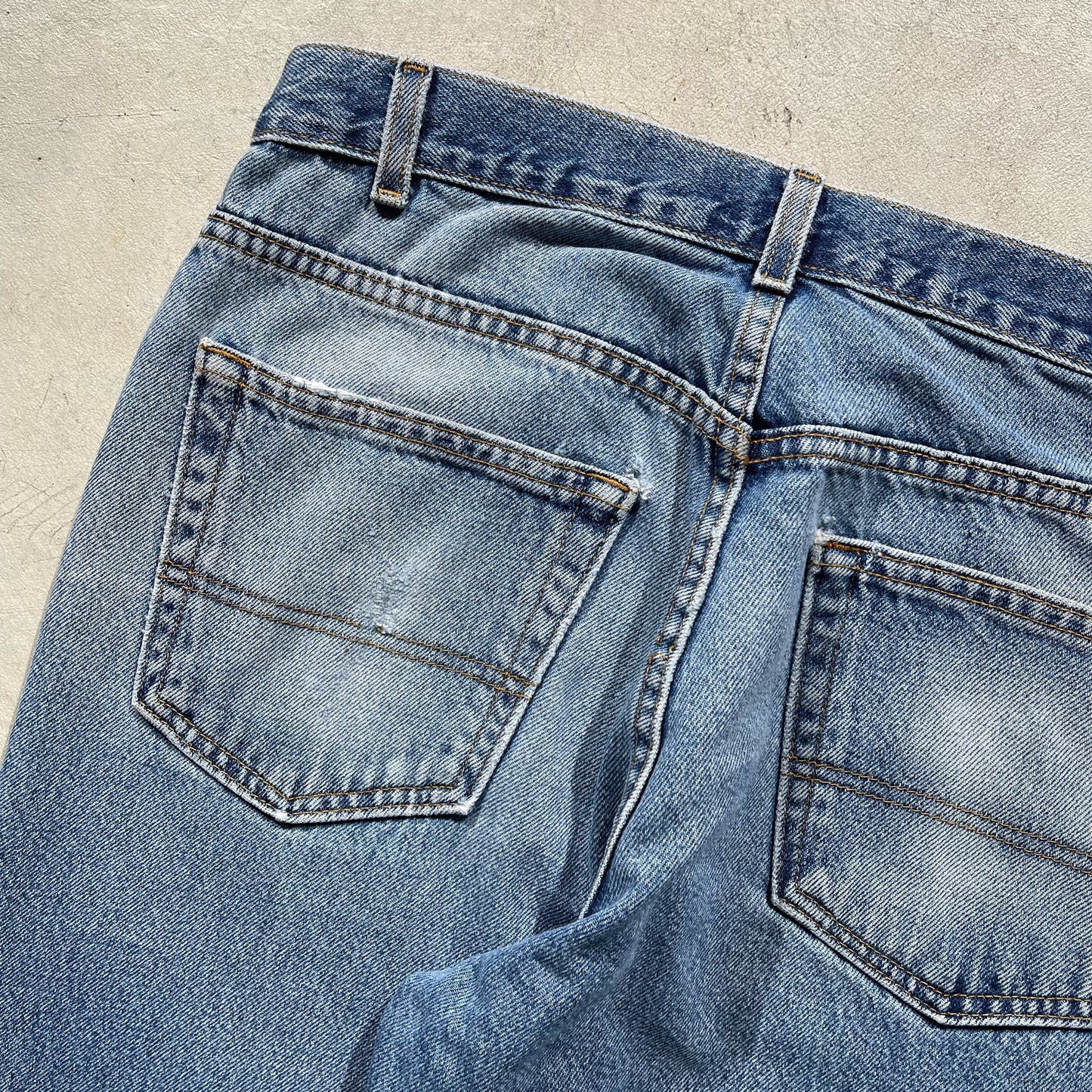 00s Mid Wash Denim- 32