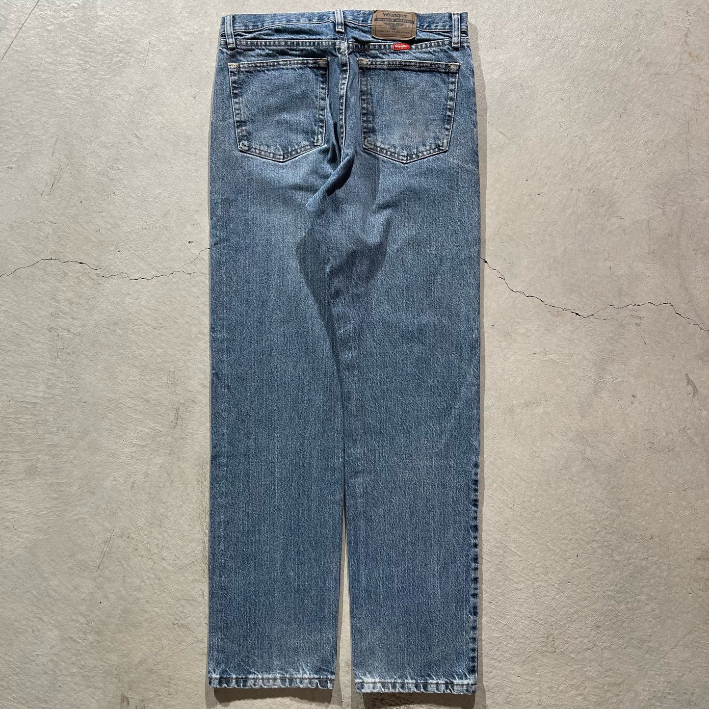00s Mid Wash Denim- 33
