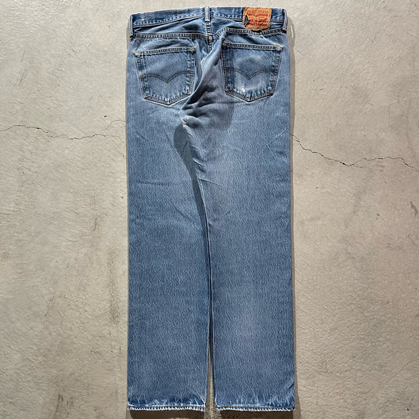 Light Wash Levi's 501s- 32