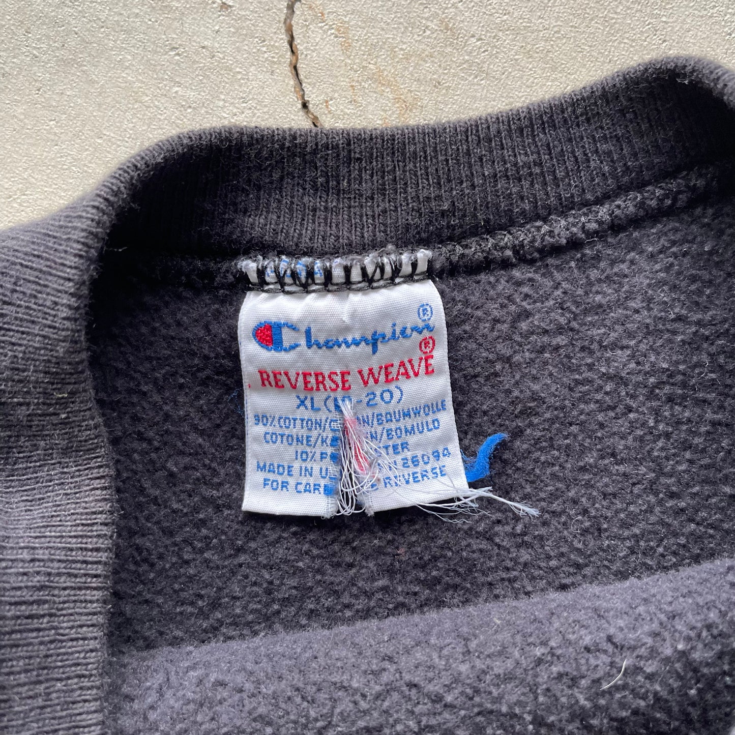 90s Champion Reverse Weave Sweatshirt- M