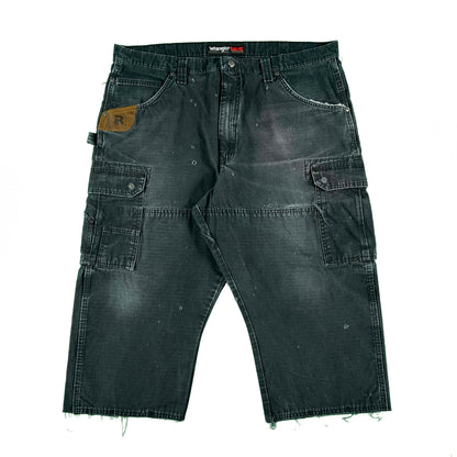 Faded & Thrashed Black Wrangler Riggs Capris- 40x20