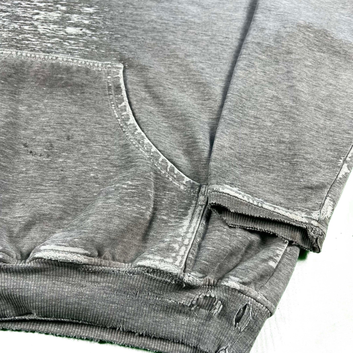 00s Thrashed Grey Bulldogs Hoodie- L