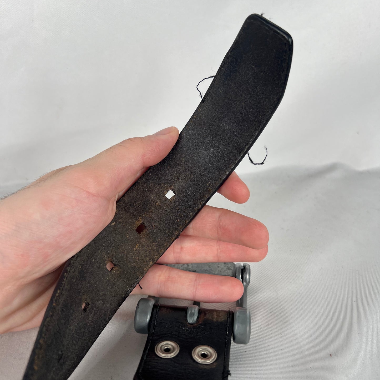 00s Oakley Black Leather Belt- 32"-36"