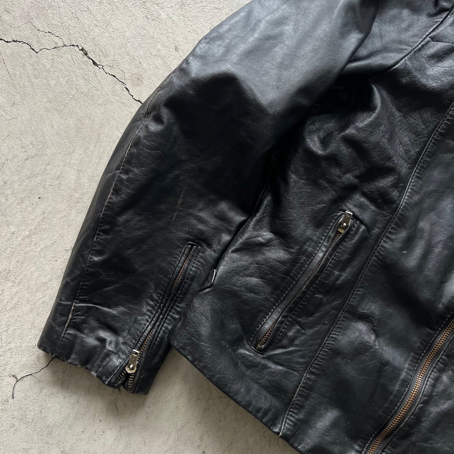 80s Belted Black Leather Biker Jacket- M