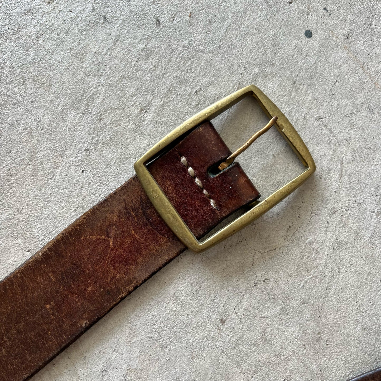 60s Gold Buckle Dark Brown Leather Belt- 28"-32"