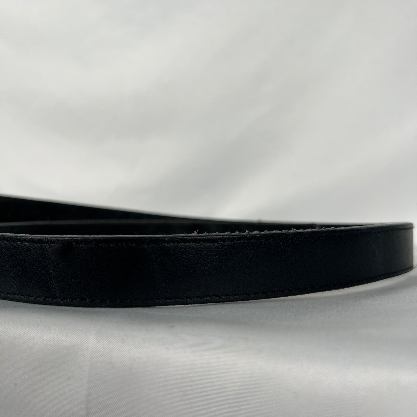 90s Black Leather Belt w Big Detailed Buckle- 24"-28"