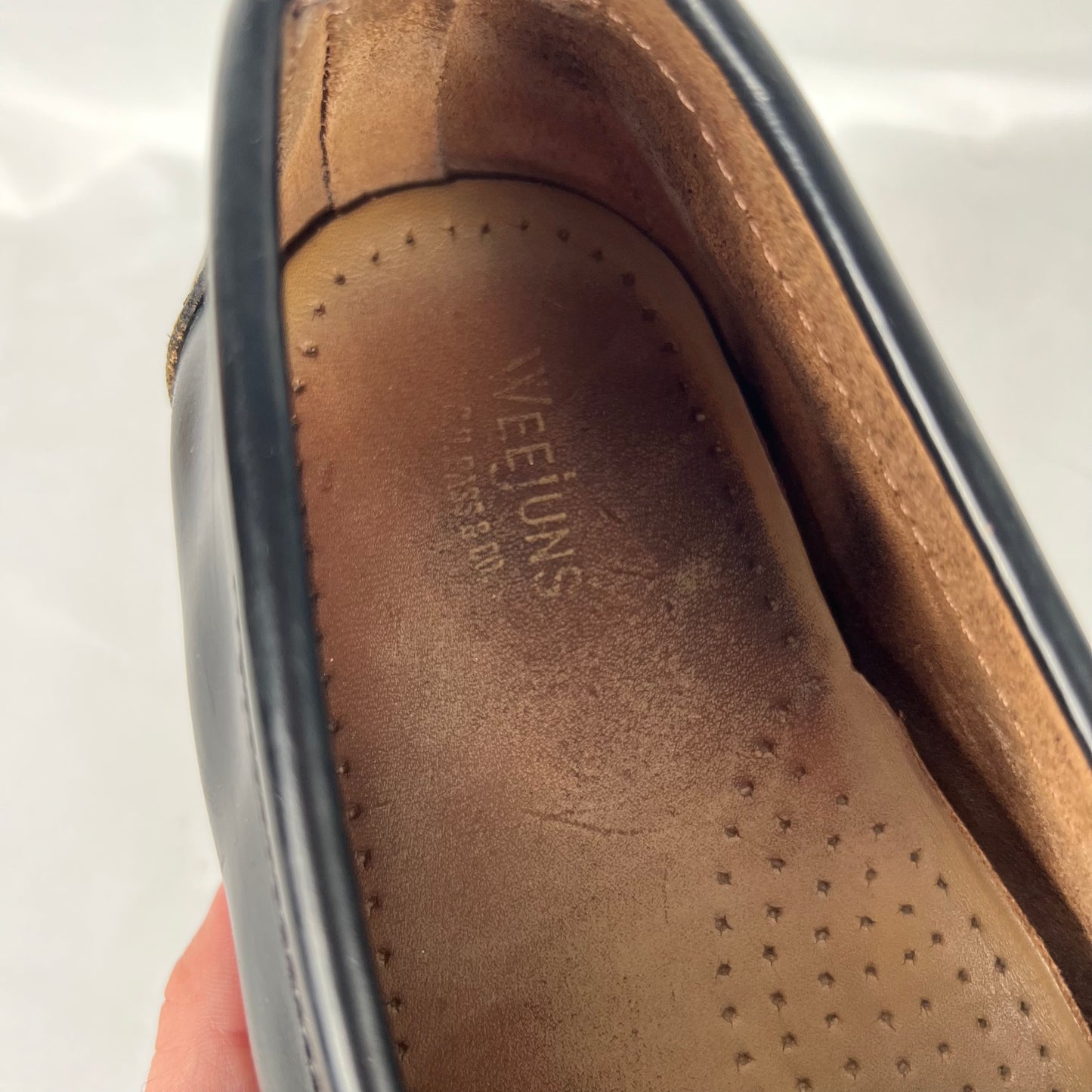 00s Black & White Leather Weejuns Loafers- M's 8.5, W's 10