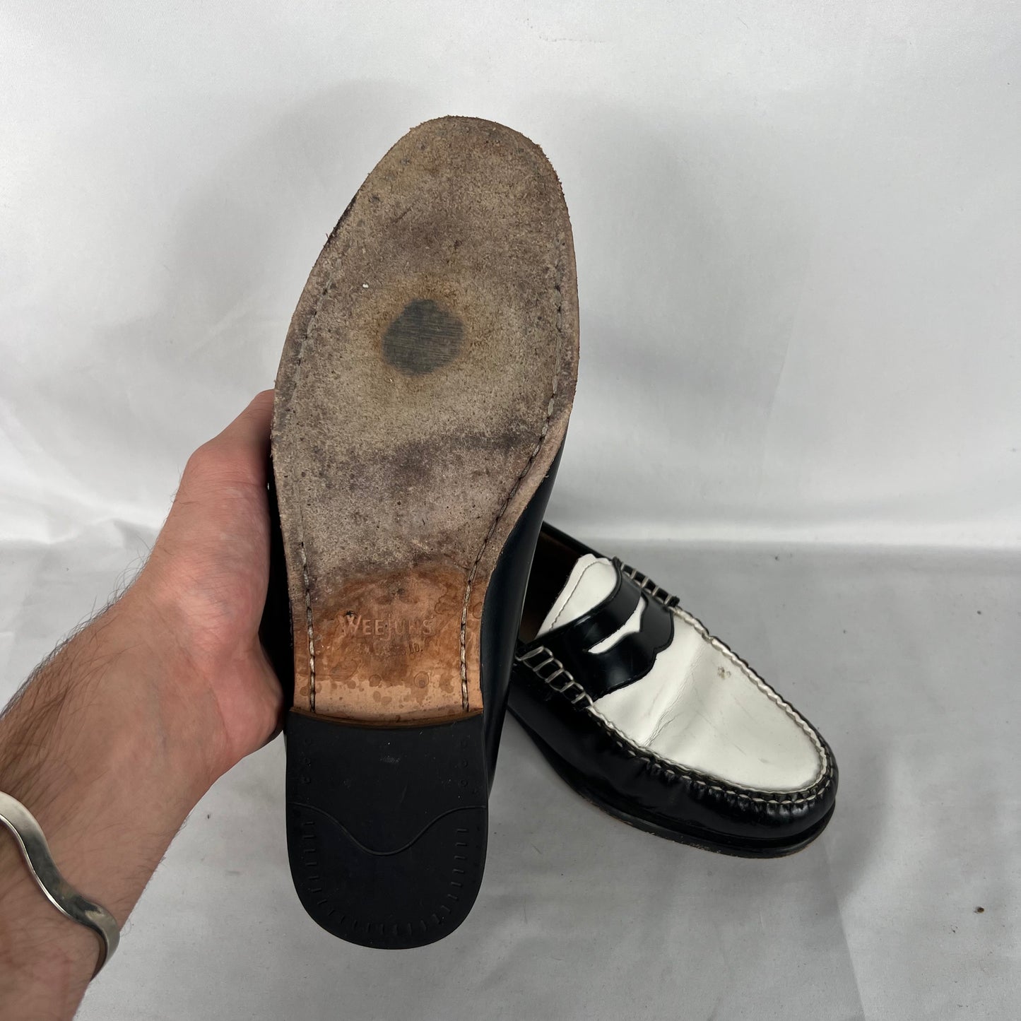 00s Black & White Leather Weejuns Loafers- M's 8.5, W's 10