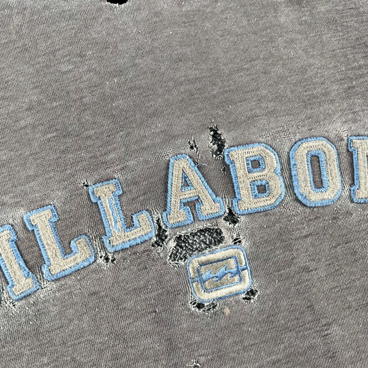 00s Thrashed & Sun Faded Billabong Hoodie- L