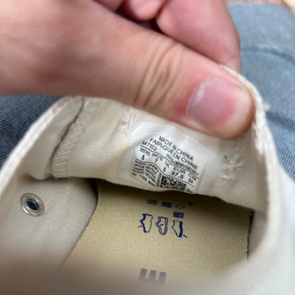 White Converse- M's 5, W's 6.5
