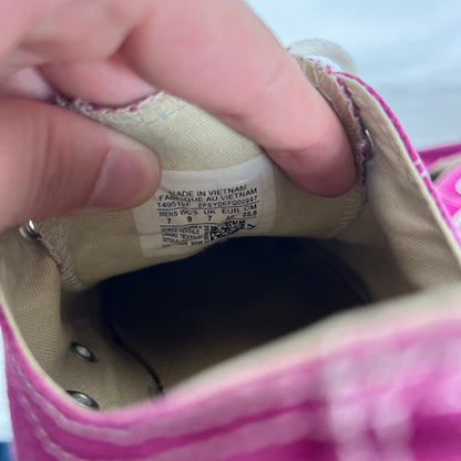 Fuchsia Pink Converse- M's 7, W's 8.5