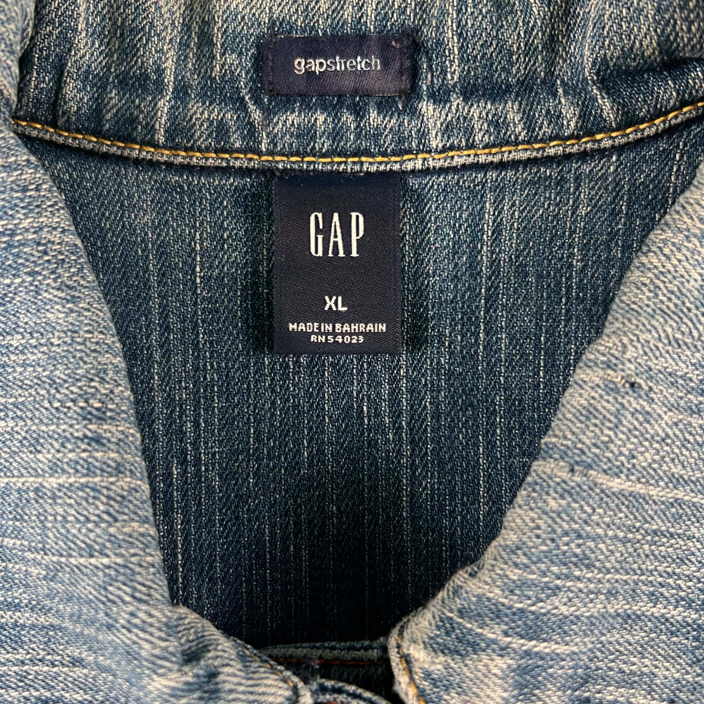2005 Gap Denim Trucker Jacket- M