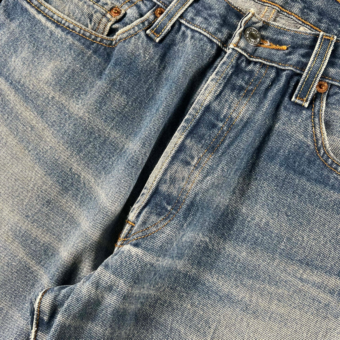 00s Perfectly Faded Levi's 501 Denim- 32x31