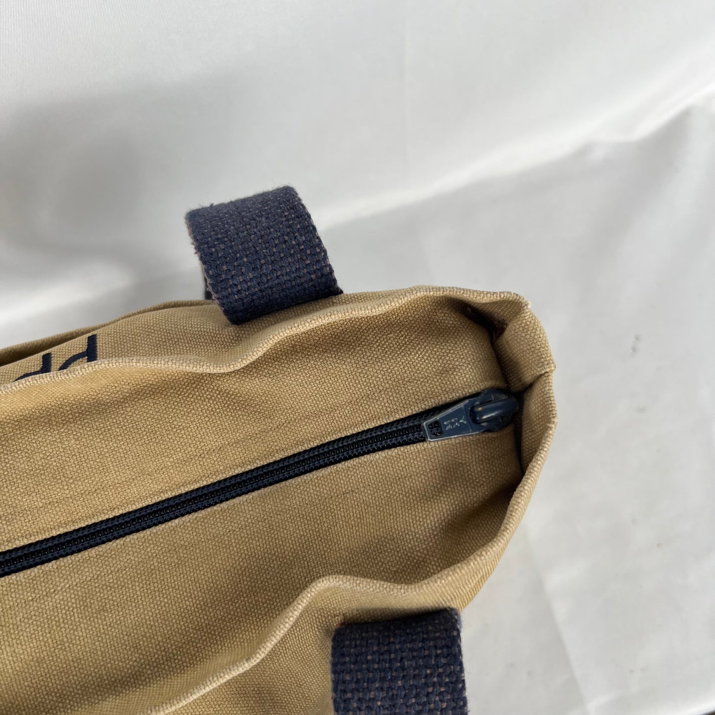 00s XS Zip Up Bird Tote Bag