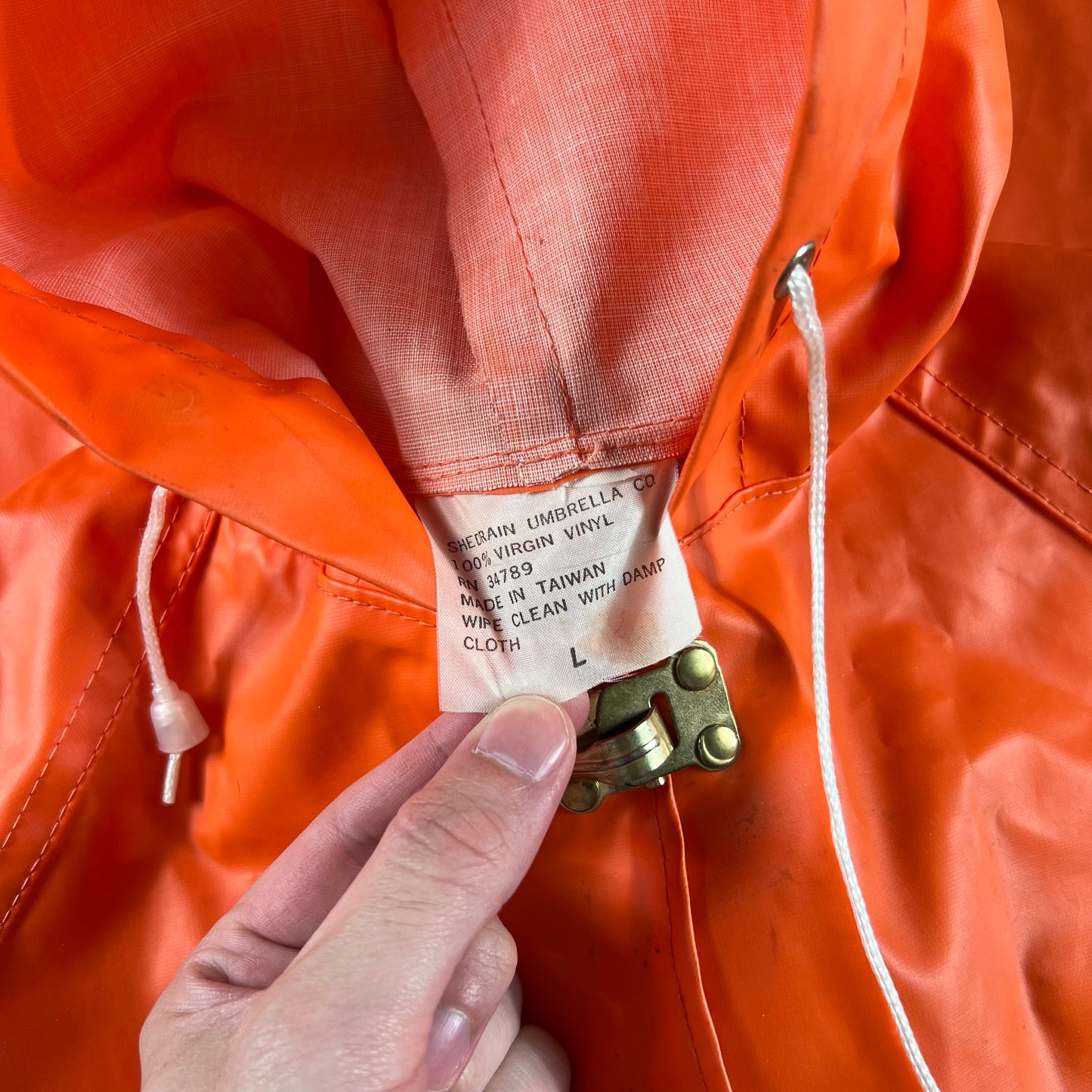 90s Folding Metal Clasp Fishing Coat- L
