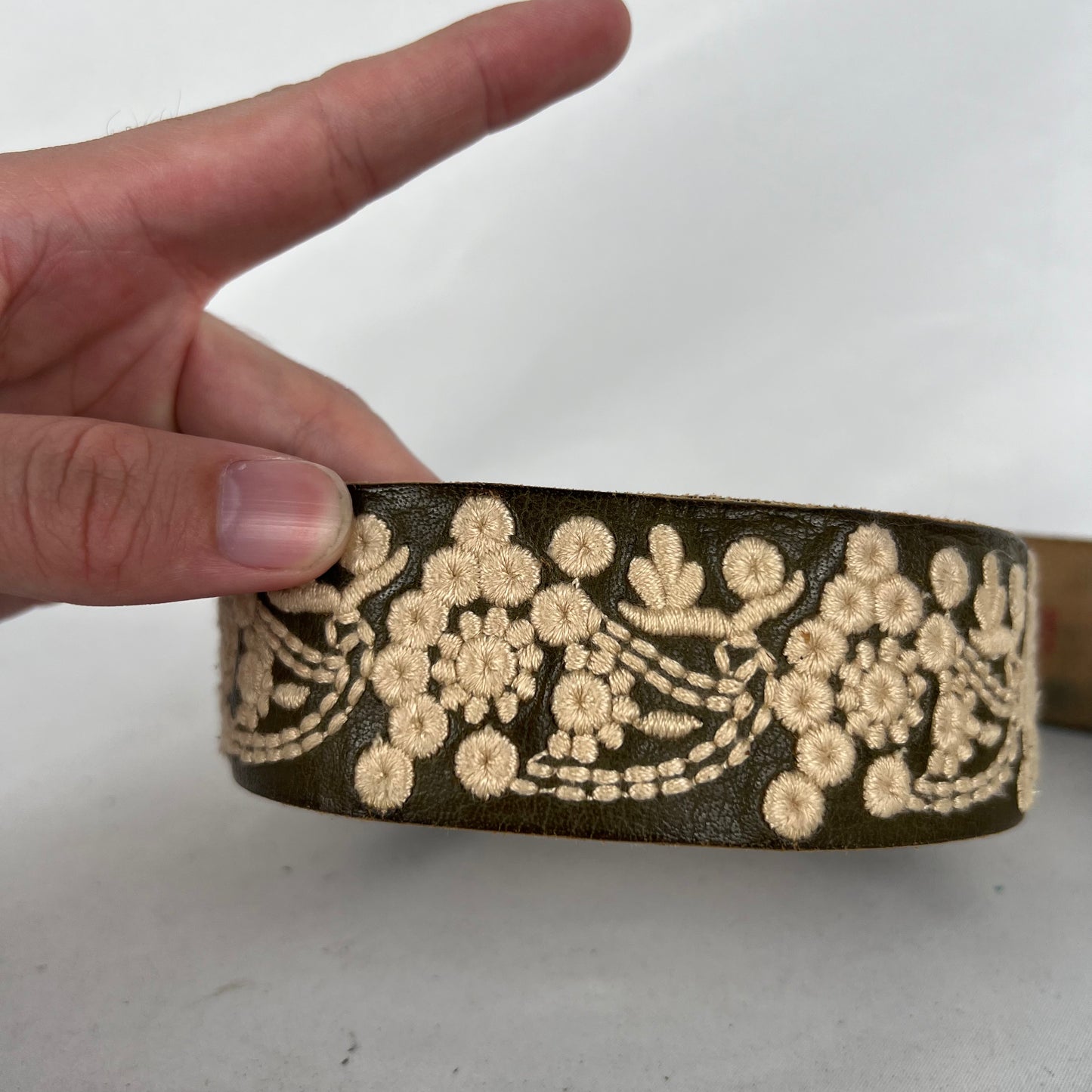 00s Lucky Brand Floral Embroidered Green Leather Belt- 32"-36"