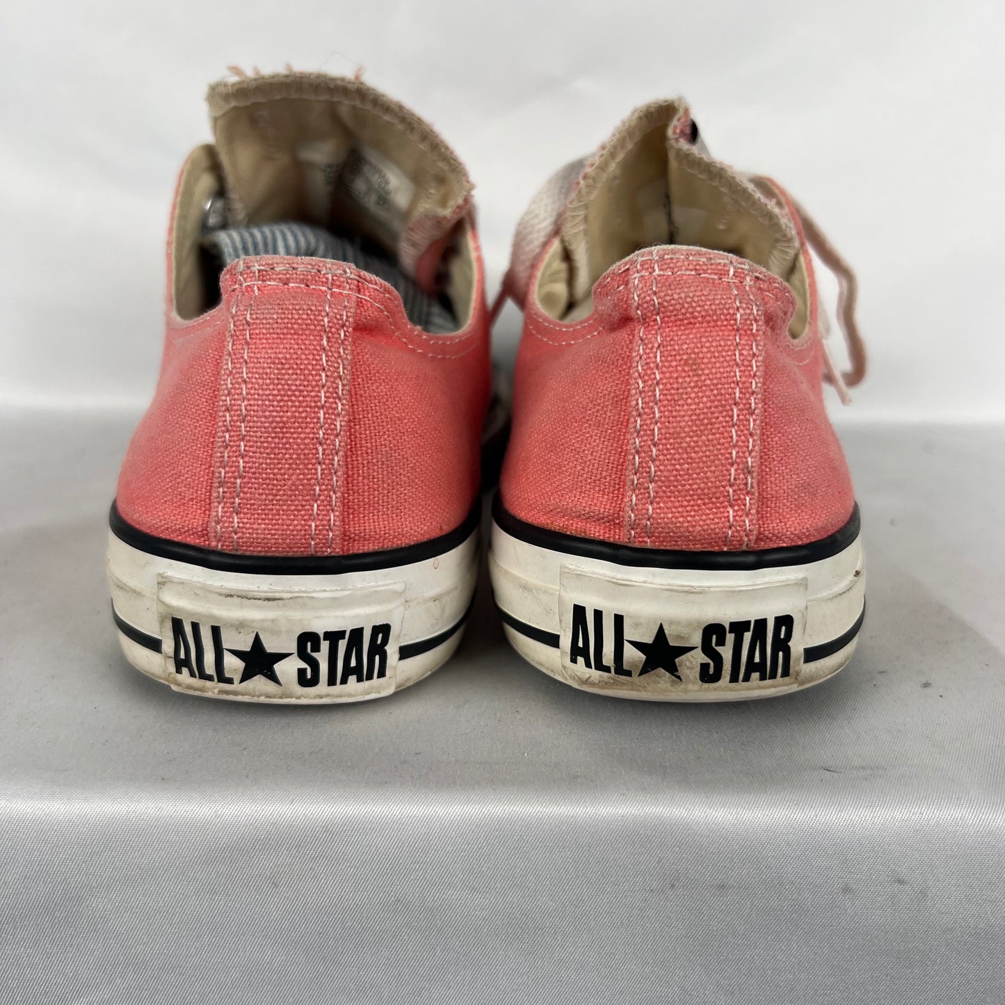00s Salmon Pink Converse- M's 6, W's 7.5