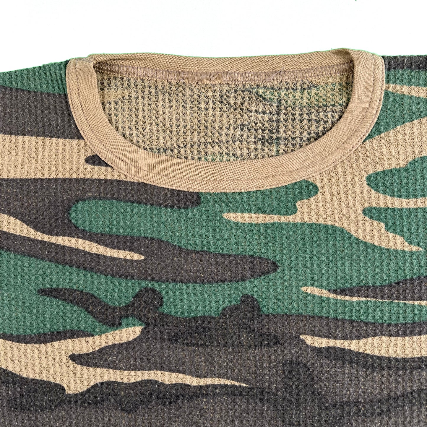 90s Camo Waffle Knit Thermal- M