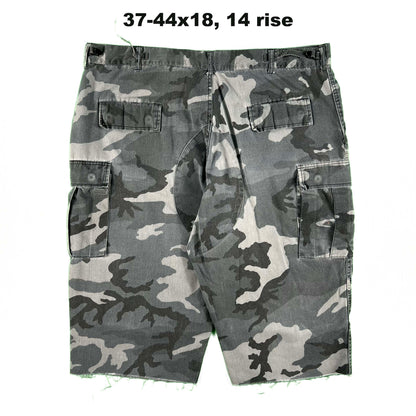 Vintage Chopped Baggy Army Camo Cargo Shorts- SELECT PAIR