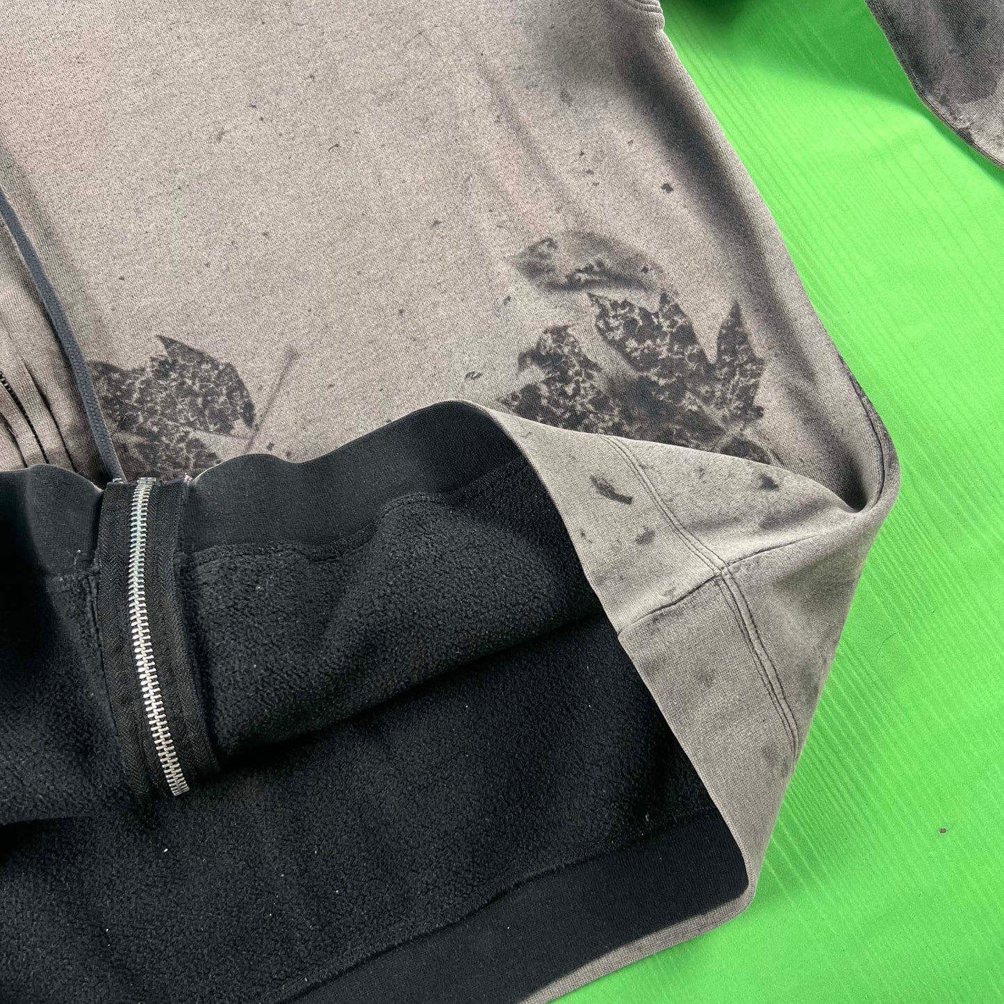 SUPER Sun Faded Black z/u Hoodie🍁- XL