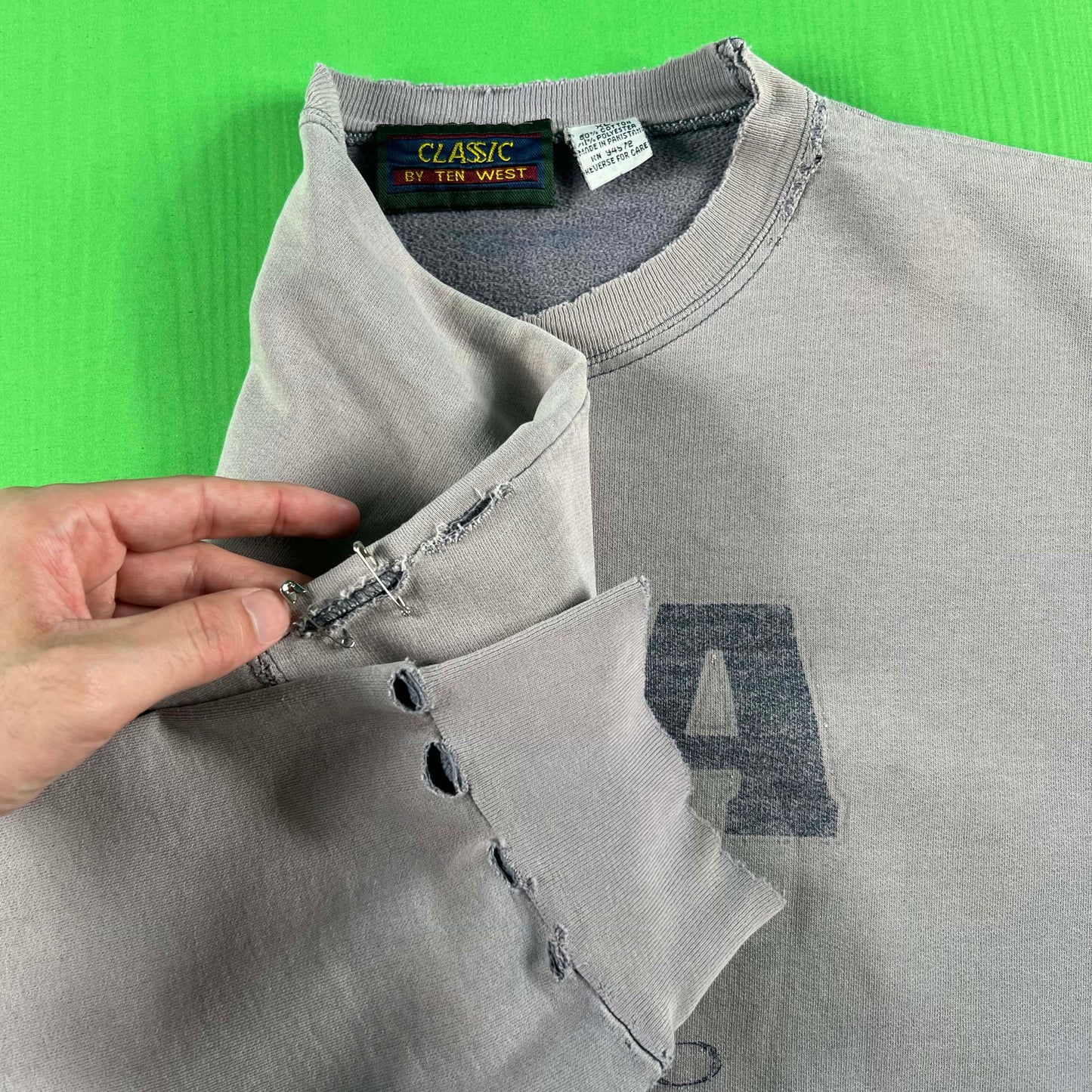 90s Safety Pinned Orlando Sweatshirt- Crop XL