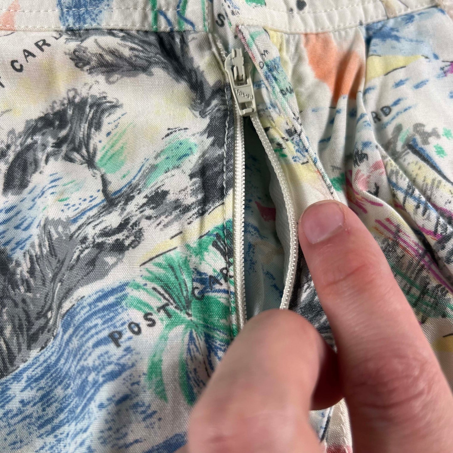 90s Pleated Postcard Patterned Rayon Shorts- 29x8