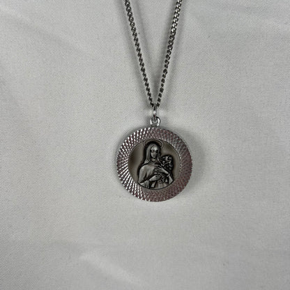 80s Chain w Religious Pendant