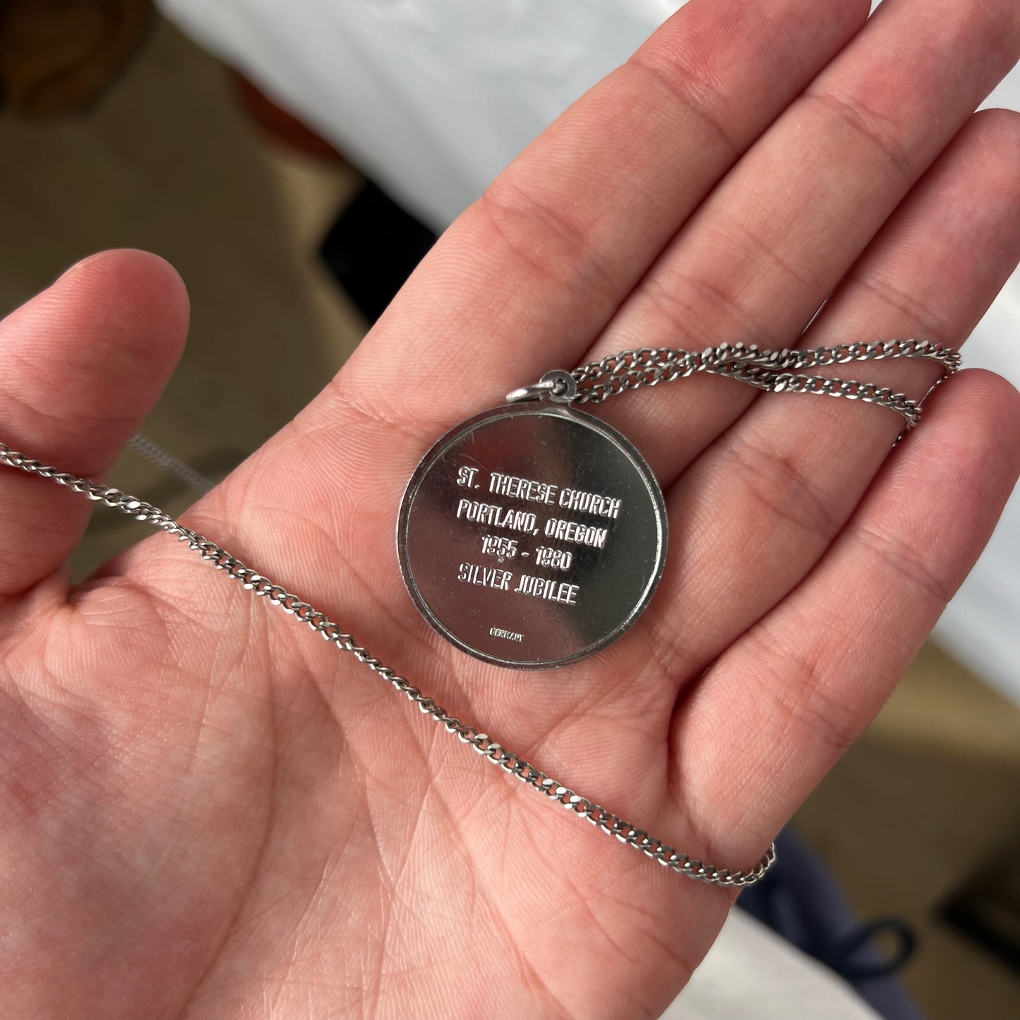 80s Chain w Religious Pendant