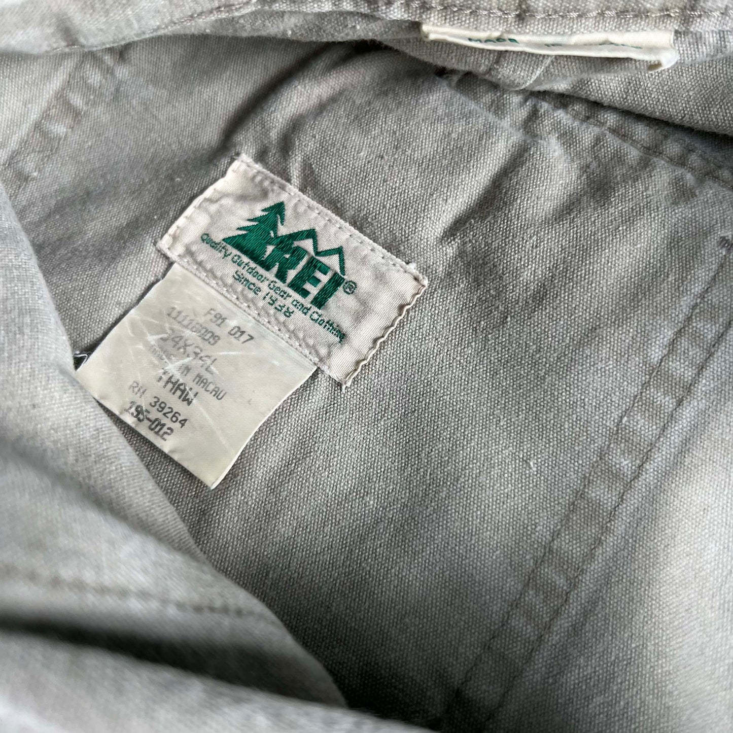 90s R.E.I. 2-in-1 Cargo Hiking Pants- 35x30(and 7)