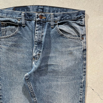 00s Mid Wash Denim- 33