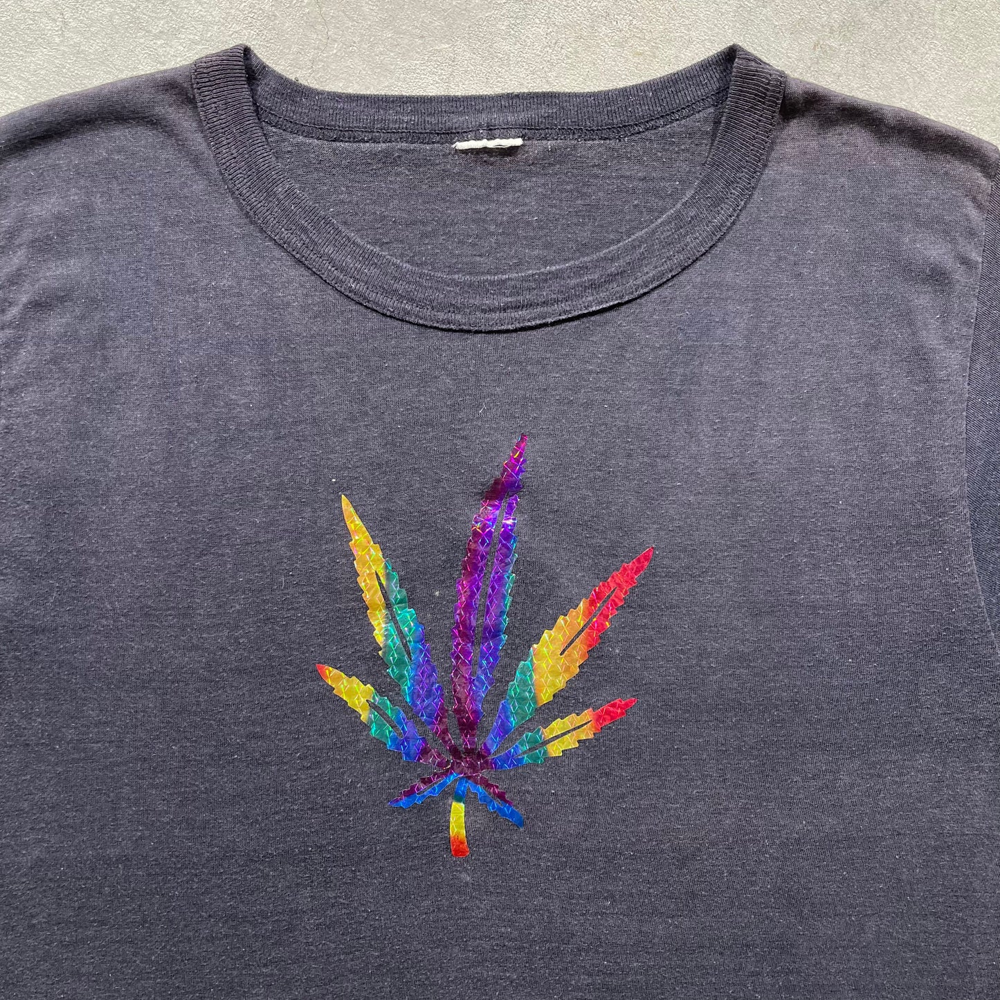 70s Sun Faded Rainbow Weed Tee- M