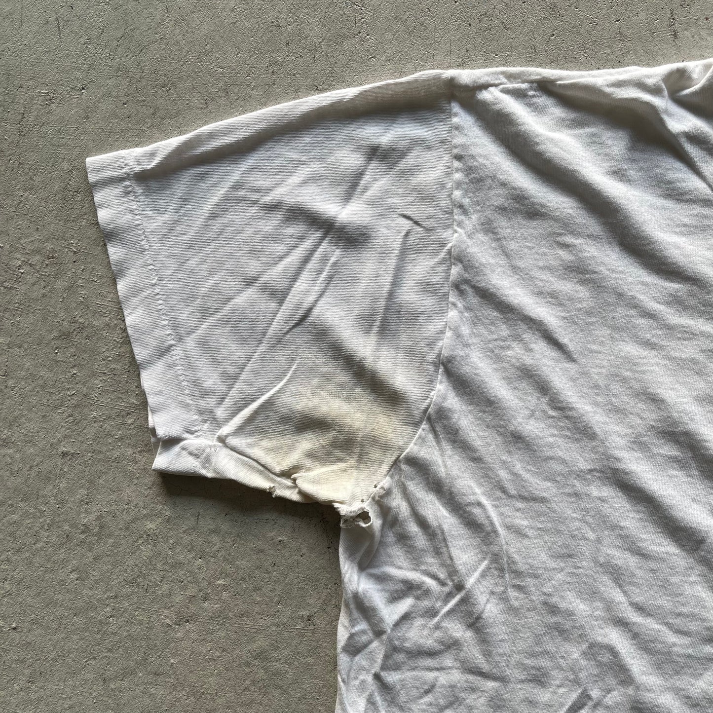 70s Thrashed White Tee- M